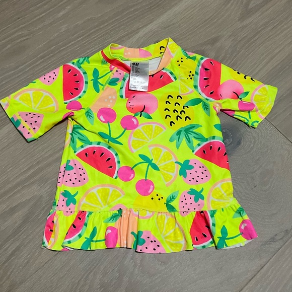H&M. Toddler girl fruit rash guard. Size 2-4. EUC - Picture 2 of 4